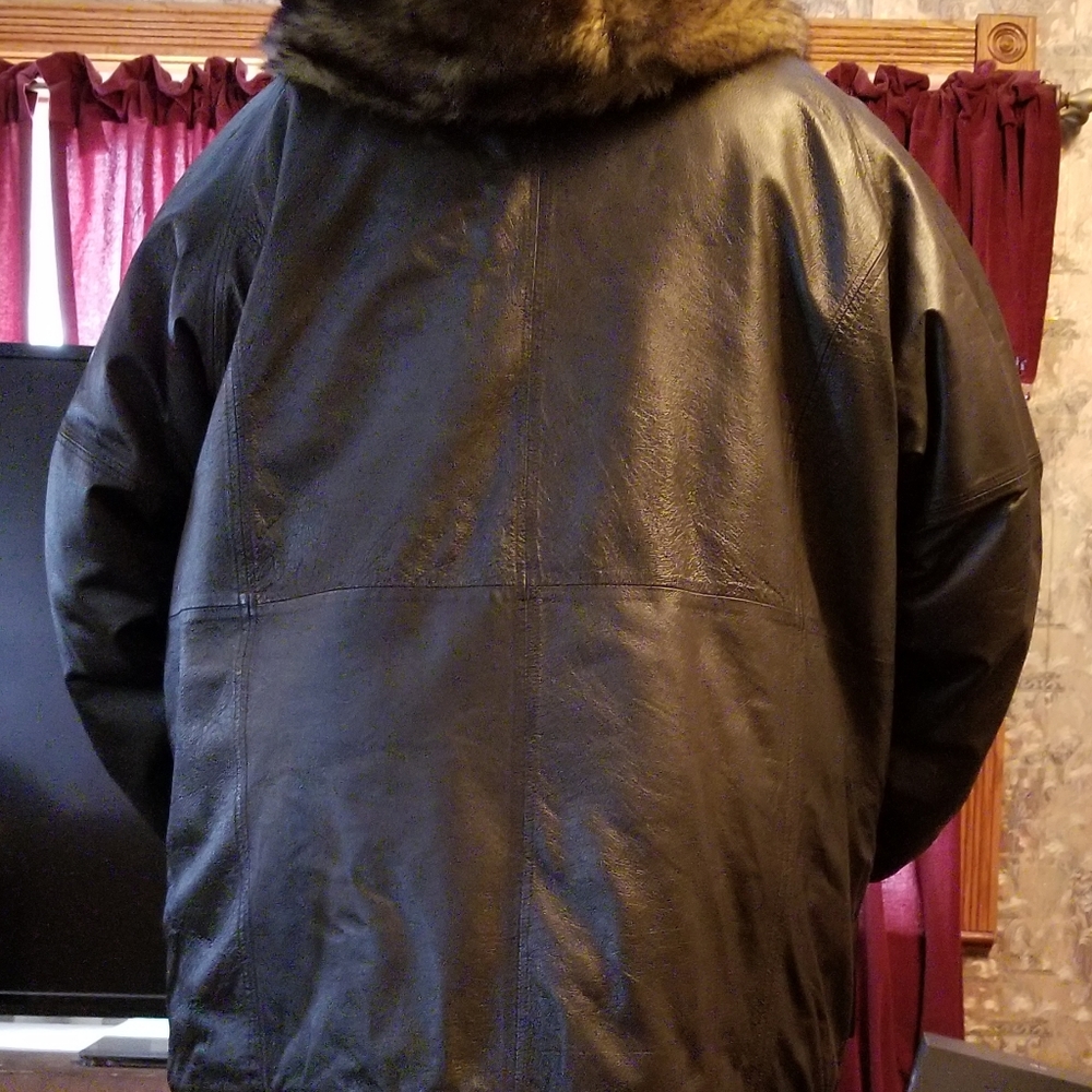 REVERSIBLE LEATHER COAT - Picture 3 of 7